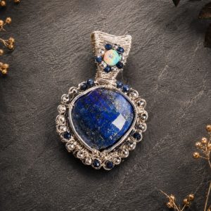 RESERVADO-Colgante artesanal de Lapislázuli en Plata de Ley 925 con Zafiros y Ópalo Etíope Blue Heart| Joya única handmade